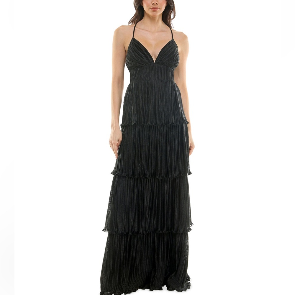 Emerald Sundae
Juniors V-Neck Ruffle-Tiered Sleeveless Gown